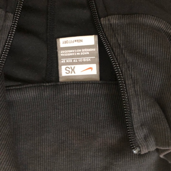 Nike Dry Fit Zip Up Jacket - Picture 2 of 2